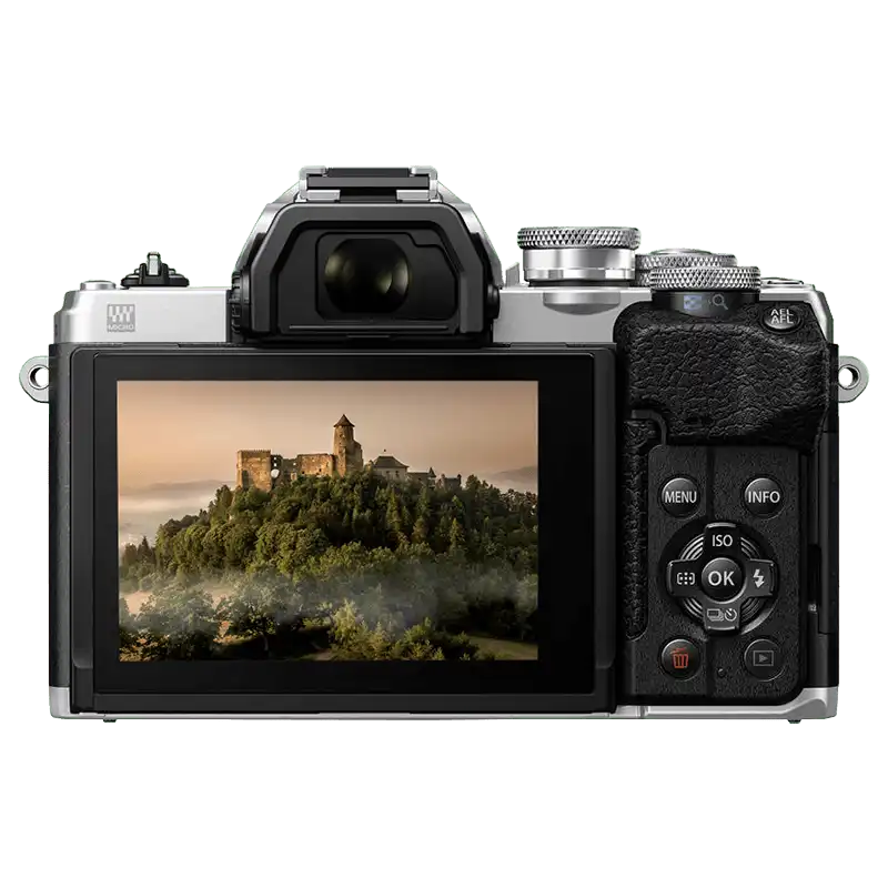 Olympus OM-D E-M10 Mark IV + 14–42 Pancake